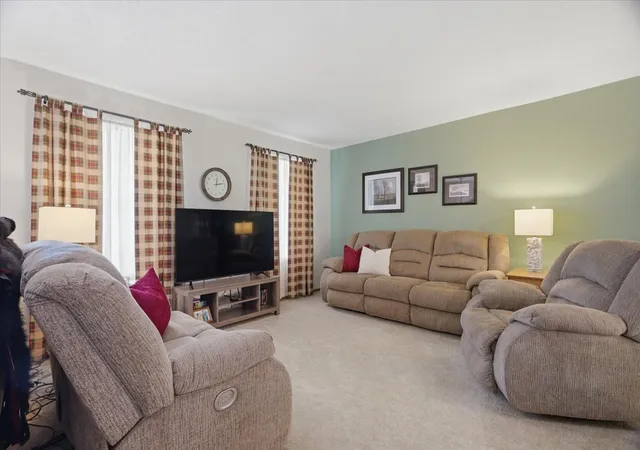 Photo 3 of Single family home for sale at 313 Battery Dr, Mc Donald, PA 15057 | MLS# 1780173 | Listing updated on 2026-10-22