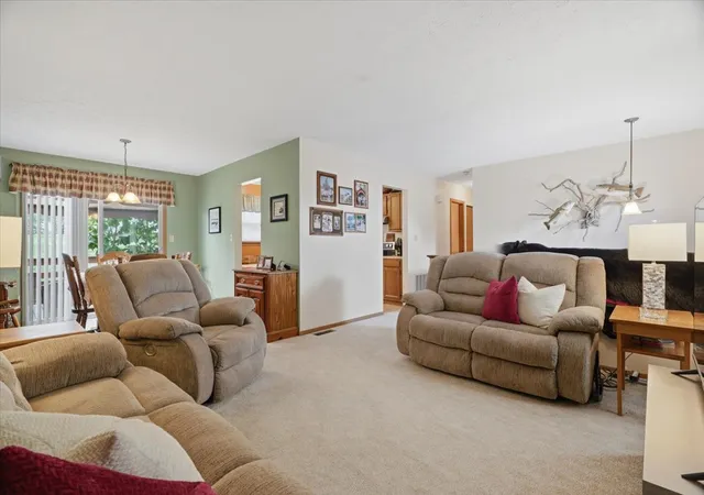 Photo 4 of Single family home for sale at 313 Battery Dr, Mc Donald, PA 15057 | MLS# 1780173 | Listing updated on 2026-10-22