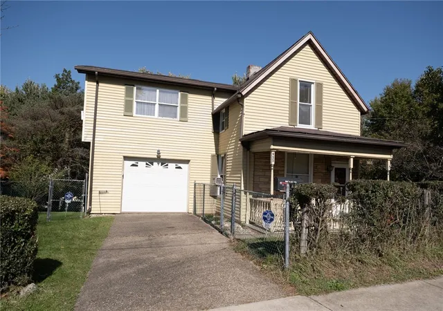 Single family home for sale at 955 Ewing St, Canton Twp, PA 15301 | MLS# 1779494