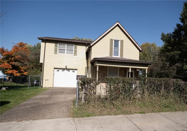Photo 1 of Single family home for sale at 955 Ewing St, Canton Twp, PA 15301 | MLS# 1779494 | Listing updated on 2026-10-22