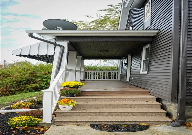 Photo 2 of Single family home for sale at 423 Fox Hl St, Greensburg, PA 15601 | MLS# 1780207 | Listing updated on 2026-10-21