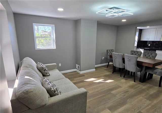 Photo 3 of Single family home for sale at 423 Fox Hl St, Greensburg, PA 15601 | MLS# 1780207 | Listing updated on 2026-10-21