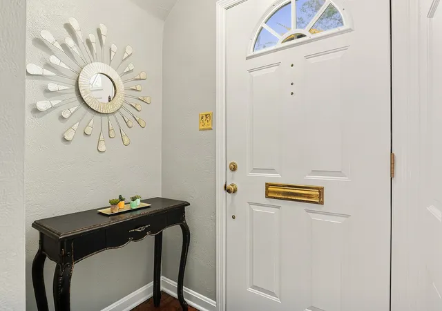 Photo 2 of Single family home for sale at 752 Country Clb Dr, Pittsburgh, PA 15228 | MLS# 1780255 | Listing updated on 2026-10-22
