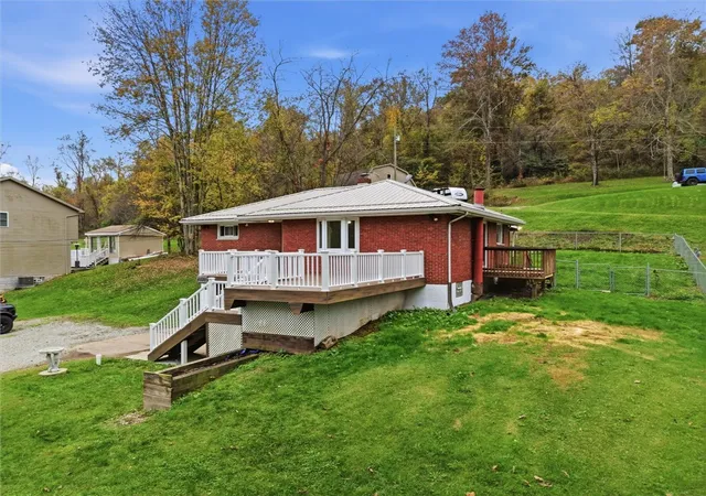 Photo 4 of Single family home for sale at 4588 Liberty Way, Elizabeth, PA 15037 | MLS# 1780146 | Listing updated on 2026-10-22