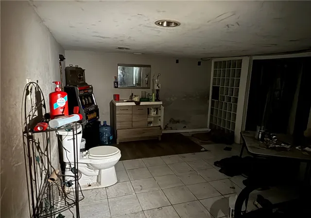 Photo 4 of Single family home for sale at 1142 Hamilton Ave, Farrell, PA 16121 | MLS# 1780282 | Listing updated on 2026-10-21