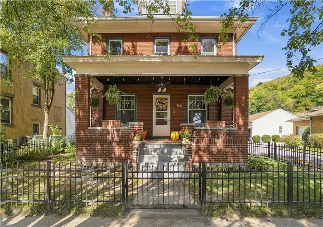 Photo 2 of Single family home for sale at 223 Wahl Ave, Evans City, PA 16033 | MLS# 1780110 | Listing updated on 2026-10-21