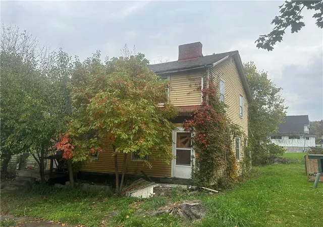 Photo 2 of Single family home for sale at 48 Main St, Mc Clellandtown, PA 15458 | MLS# 1780320 | Listing updated on 2026-10-21