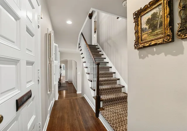 Photo 2 of Single family home for sale at 763 Larchmont Rd, Mt Lebanon, PA 15243 | MLS# 1780331 | Listing updated on 2026-10-22
