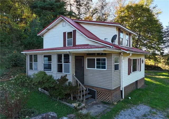 Photo 1 of Single family home for sale at 210 Clearfield Pike, Rayburn Twp, PA 16201 | MLS# 1780199 | Listing updated on 2026-10-27