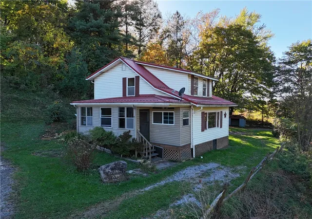 Photo 2 of Single family home for sale at 210 Clearfield Pike, Rayburn Twp, PA 16201 | MLS# 1780199 | Listing updated on 2026-10-27