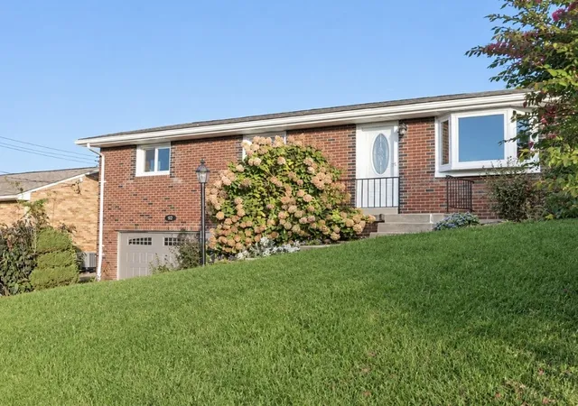 Photo 3 of Single family home for sale at 921 Shadycrest Rd, Beechview, PA 15216 | MLS# 1780132 | Listing updated on 2026-10-22