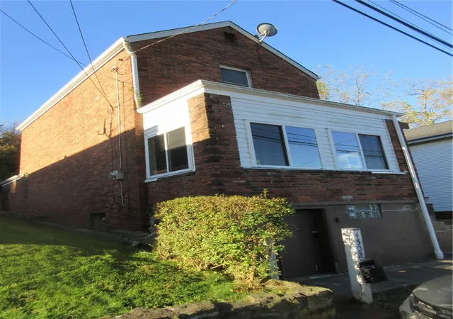 Photo 2 of Single family home for sale at 4502 Mollenauer St, Bethel Park, PA 15102 | MLS# 1780265 | Listing updated on 2026-10-22