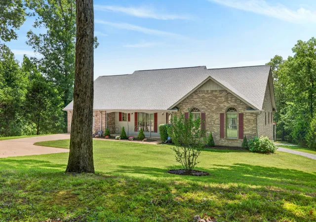 Photo 2 of Single family home for sale at 197 Boat Dock Rd, Dover, TN 37058 | MLS# 3529379 | Listing updated on 2026-08-31