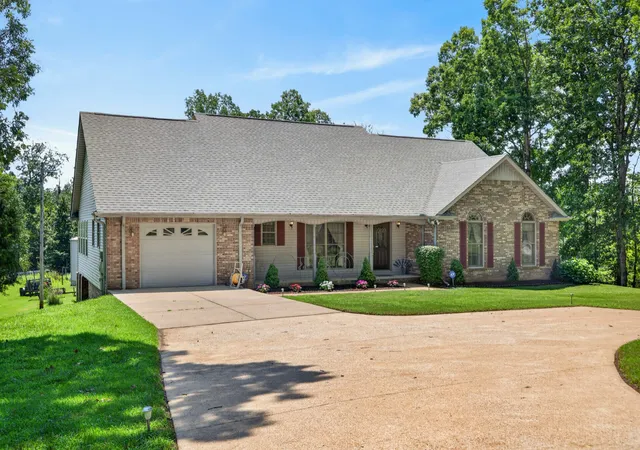 Photo 3 of Single family home for sale at 197 Boat Dock Rd, Dover, TN 37058 | MLS# 3529379 | Listing updated on 2026-08-31