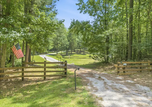 Photo 1 of Single family home for sale at 899 Wilkinstown Rd, Parsons, TN 38363 | MLS# 3529370 | Listing updated on 2026-09-22