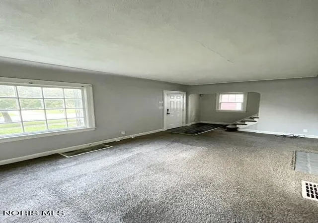Photo 3 of Single family home for sale at 3225 Maher St, Toledo, OH 43608 | MLS# 10001459 | Listing updated on 2026-10-21