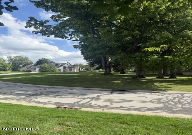 Photo 3 of Land for sale at 3 Stableside Rd, Ottawa Hills, OH 43615 | MLS# 10003958 | Listing updated on 2026-09-04
