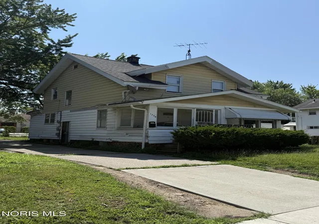 Photo 3 of Single family home for sale at 1730 Calumet Ave, Toledo, OH 43607 | MLS# 10006404 | Listing updated on 2026-09-15