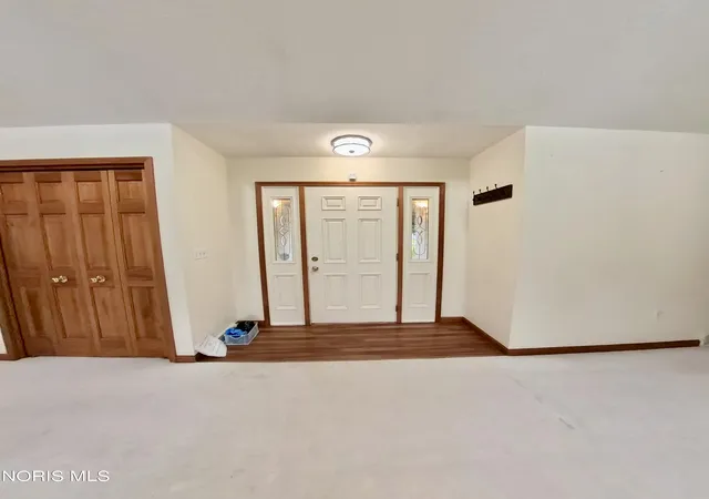 Photo 4 of Single family home for sale at 1013 S Lallendorf Rd, Oregon, OH 43616 | MLS# 10006421 | Listing updated on 2026-09-18