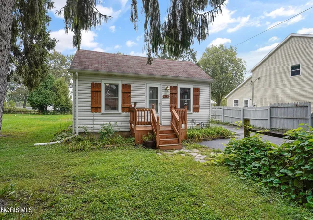 Photo 1 of Single family home for sale at 5830 Roan Rd, Sylvania, OH 43560 | MLS# 10013597 | Listing updated on 2026-10-02