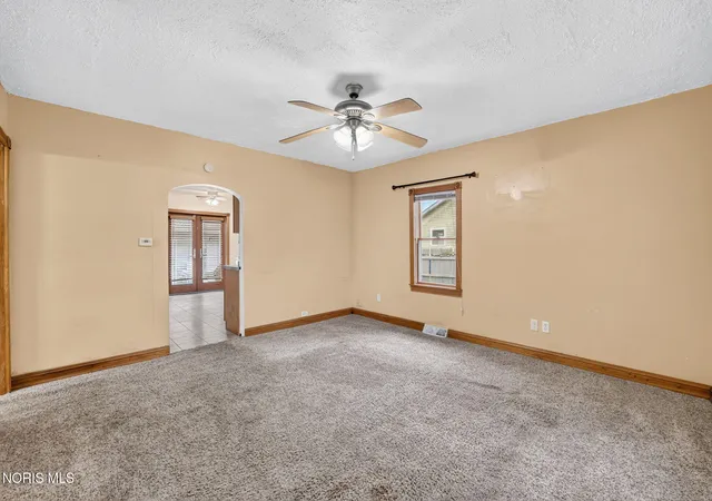 Photo 3 of Single family home for sale at 5830 Roan Rd, Sylvania, OH 43560 | MLS# 10013597 | Listing updated on 2026-10-02