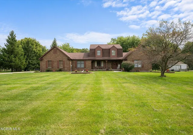 Photo 2 of Sale Pending at 1453 S Wynn Rd, Oregon, OH 43616 | MLS# 10008393 | Listing updated on 2026-10-07