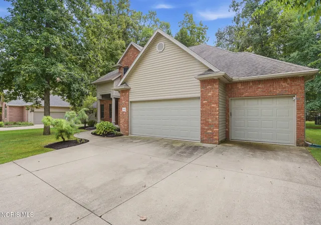 Photo 3 of Single family home for sale at 1443 Silver Pine Ln, Findlay, OH 45840 | MLS# 10009000 | Listing updated on 2026-09-19