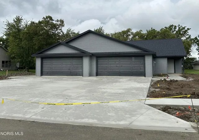 Photo 1 of Single family home for sale at 102 Maumee Ln, Antwerp, OH 45813 | MLS# 10009213 | Listing updated on 2026-09-17