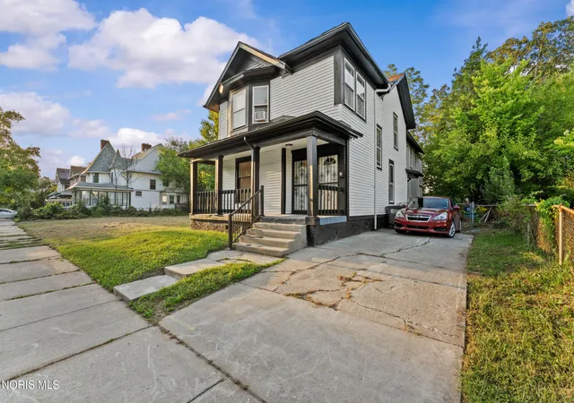Photo 24 of Multi family home for sale at 1026 Oakwood Ave, Toledo, OH 43607 | MLS# 10009810 | Listing updated on 2026-10-12