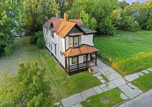 Photo 2 of Multi family home for sale at 1026 Oakwood Ave, Toledo, OH 43607 | MLS# 10009810 | Listing updated on 2026-10-07