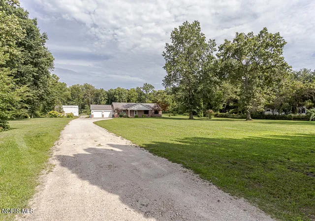 Photo 2 of Single family home for sale at 412 Schwamberger Rd, Holland, OH 43528 | MLS# 10012848 | Listing updated on 2026-09-17