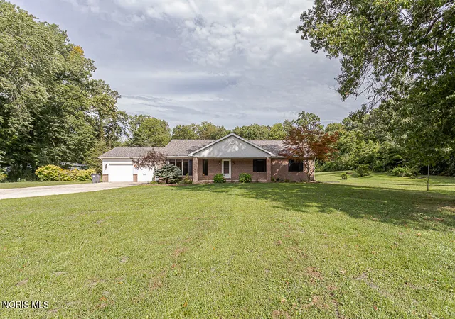 Photo 4 of Single family home for sale at 412 Schwamberger Rd, Holland, OH 43528 | MLS# 10012848 | Listing updated on 2026-09-17