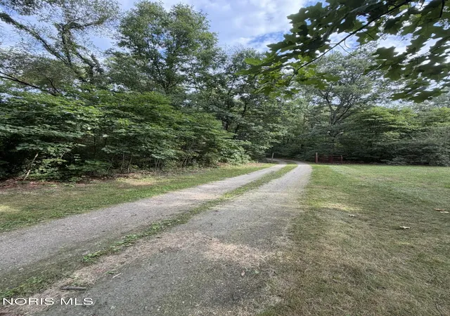 Photo 3 of Single family home for sale at 8744 Nebraska Ave, Toledo, OH 43617 | MLS# 10010242 | Listing updated on 2026-09-07