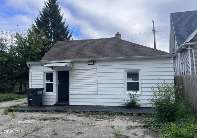 Photo 4 of Single family home for sale at 356 Sumner St, Toledo, OH 43609 | MLS# 10010659 | Listing updated on 2026-09-24