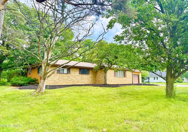 Photo 2 of Single family home for sale at 22689 W Oh 579, Curtice, OH 43412 | MLS# 10013023 | Listing updated on 2026-10-04