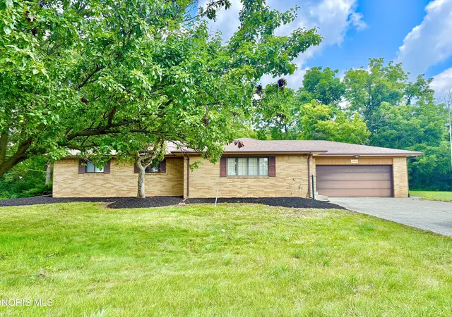 Photo 3 of Single family home for sale at 22689 W Oh 579, Curtice, OH 43412 | MLS# 10013023 | Listing updated on 2026-10-04