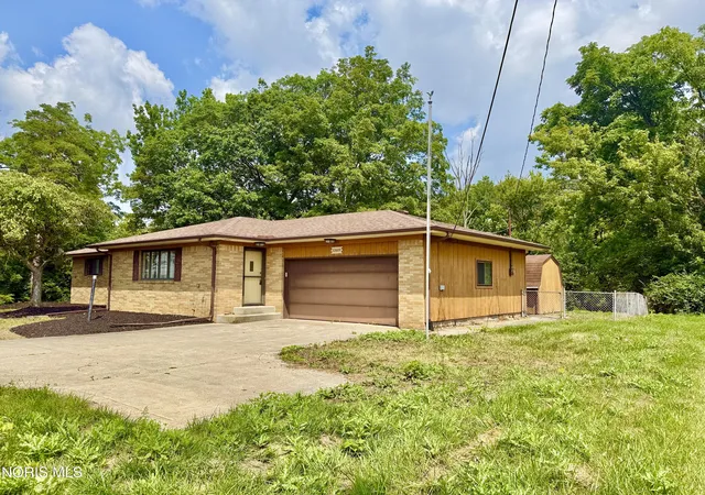 Photo 3 of Sale Pending at 22689 W Oh 579, Curtice, OH 43412 | MLS# 10013023 | Listing updated on 2026-10-09