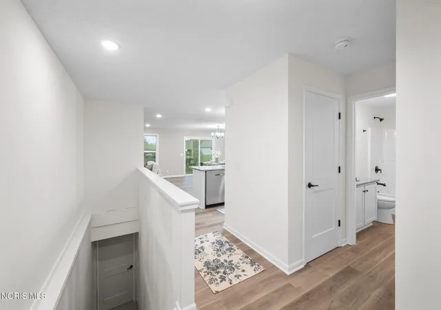 Listing Photo 4 - Condo for sale in building located at 14539 Dexter Fls Rd, Perrysburg, OH 43551