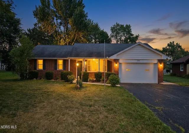 Photo 2 of Single family home for sale at 2301 Northridge Rd, Findlay, OH 45840 | MLS# 10011172 | Listing updated on 2026-10-05