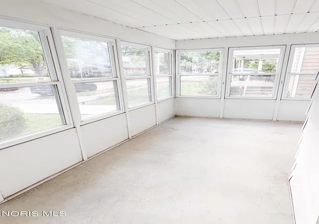 Photo 3 of Single family home for sale at 3935 Buell Ave, Toledo, OH 43613 | MLS# 10013100 | Listing updated on 2026-09-18