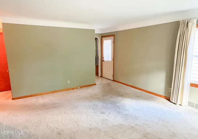 Photo 3 of Single family home for sale at 3935 Buell Ave, Toledo, OH 43613 | MLS# 10013100 | Listing updated on 2026-09-18