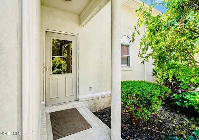 Photo 2 of Condo for sale at 2137 Saint Andrews, Toledo, OH 43615 | MLS# 10011363 | Listing updated on 2026-10-11