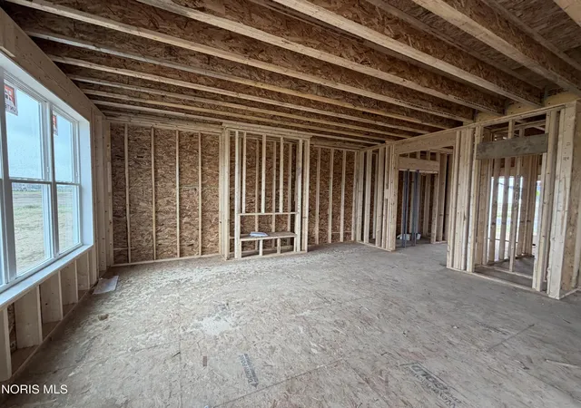 Photo 3 of Single family home for sale at 1410 Thomas Ln, Waterville, OH 43566 | MLS# 10011599 | Listing updated on 2026-09-17