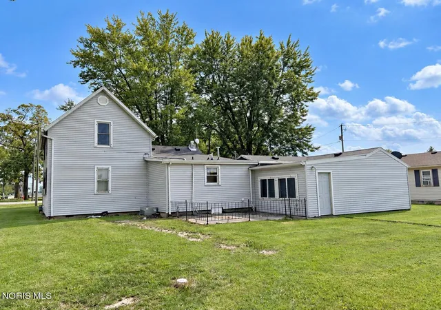 Photo 4 of Single family home for sale at 906 W Wayne St, Paulding, OH 45879 | MLS# 10011692 | Listing updated on 2026-09-21