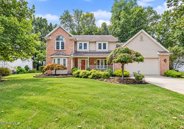Photo 2 of Single family home for sale at 8053 Bridgehampton Dr, Waterville, OH 43566 | MLS# 10011881 | Listing updated on 2026-10-01