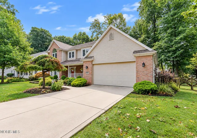 Photo 3 of Single family home for sale at 8053 Bridgehampton Dr, Waterville, OH 43566 | MLS# 10011881 | Listing updated on 2026-10-01