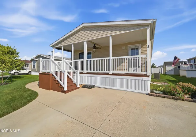 Photo 3 of Manufactured home for sale at 27484 Oregon Rd #25, Perrysburg, OH 43551 | MLS# 10011900 | Listing updated on 2026-09-03