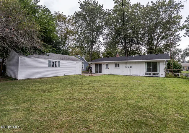 Photo 17 of Sale Pending at 4901 Brinthaven Rd, Sylvania, OH 43560 | MLS# 10011905 | Listing updated on 2026-09-04