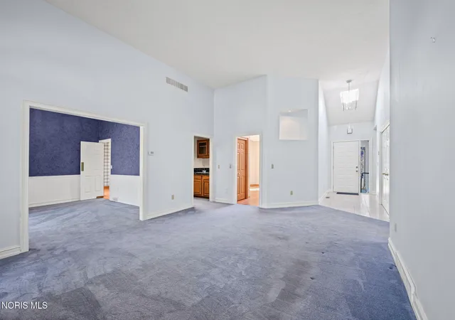 Listing Photo 4 - Condo for sale in building located at 5694 Corey Cvs, Sylvania, OH 43560
