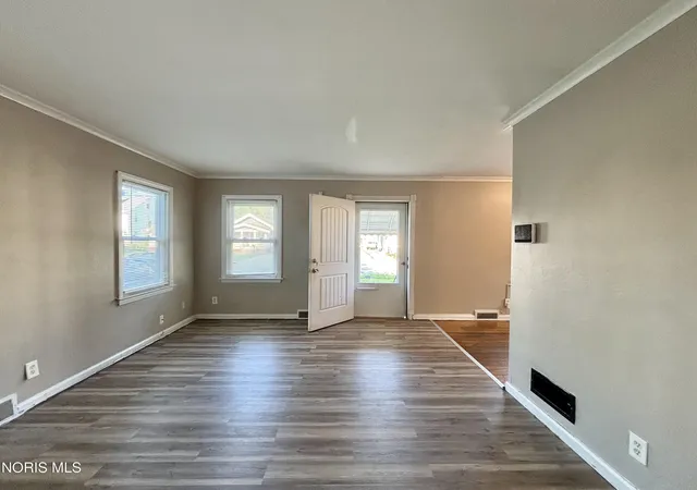 Photo 3 of Single family home for sale at 3816 Almeda Dr, Toledo, OH 43612 | MLS# 10012079 | Listing updated on 2026-09-18